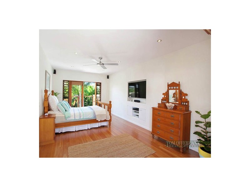 8 Castaways Court, Castaways Beach QLD 4567