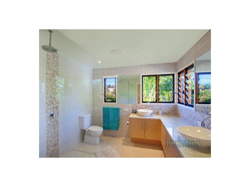 8 Castaways Court, Castaways Beach QLD 4567