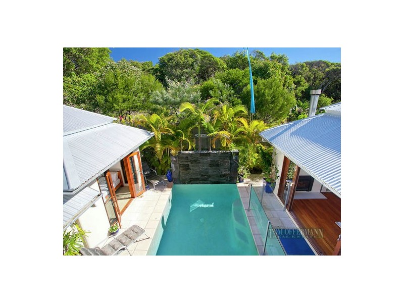 8 Castaways Court, Castaways Beach QLD 4567