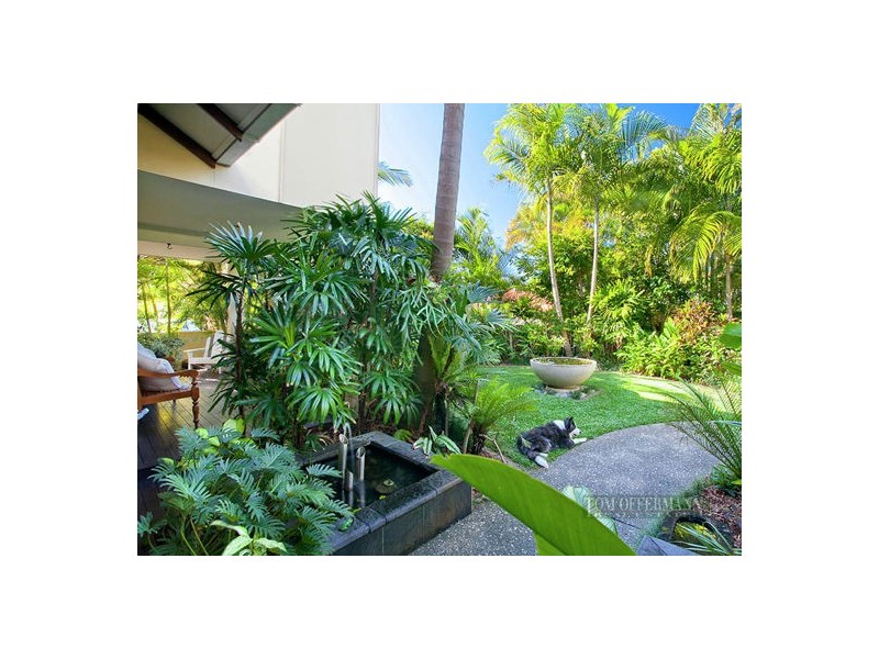 8 Castaways Court, Castaways Beach QLD 4567