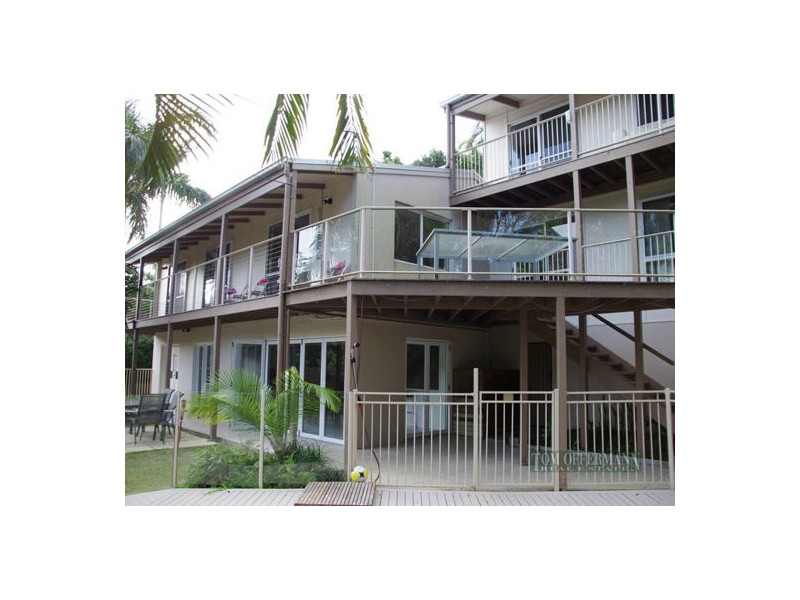 9 Swan Ave, Sunshine Beach QLD 4567