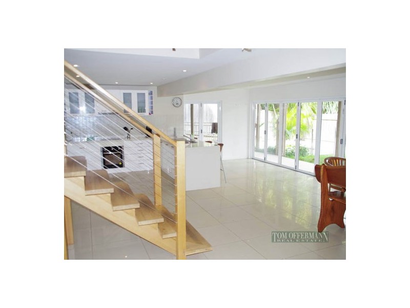 9 Swan Ave, Sunshine Beach QLD 4567