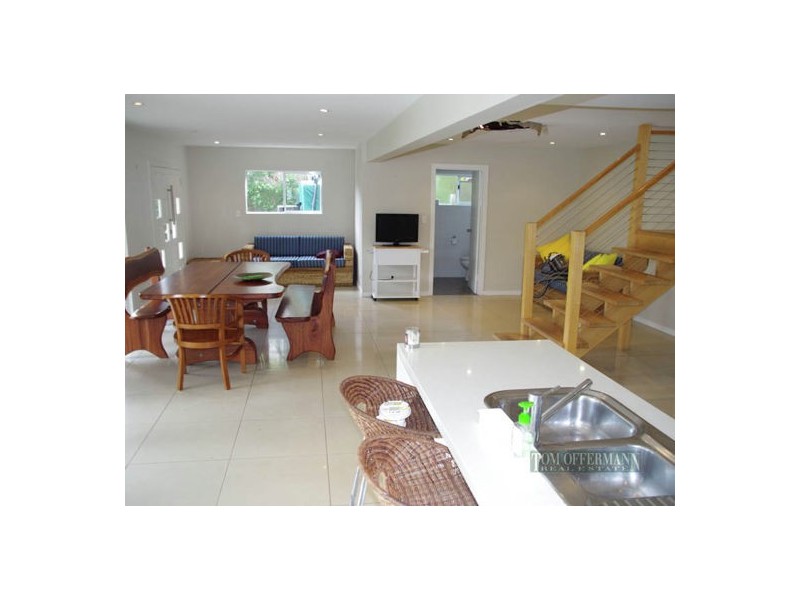 9 Swan Ave, Sunshine Beach QLD 4567