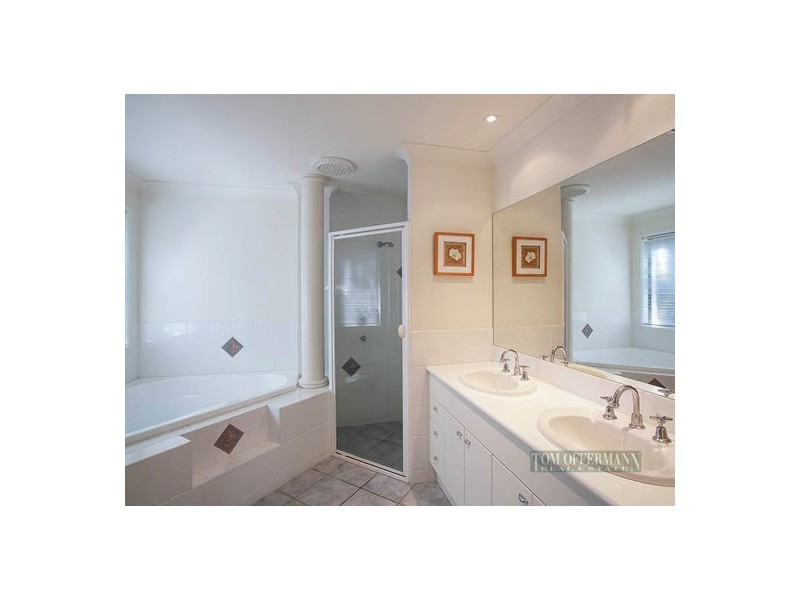 12 Masthead Quay, Noosa Waters QLD 4566