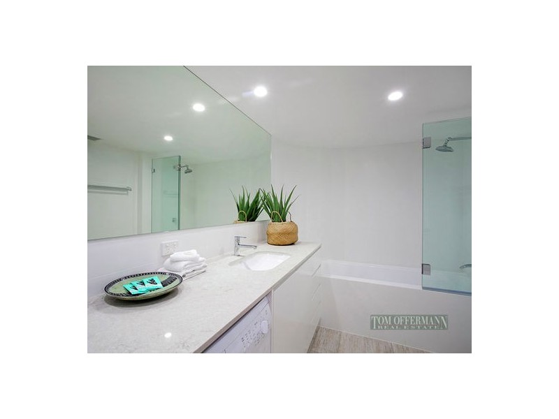 8/24 Little Cove Rd, Noosa Heads QLD 4567