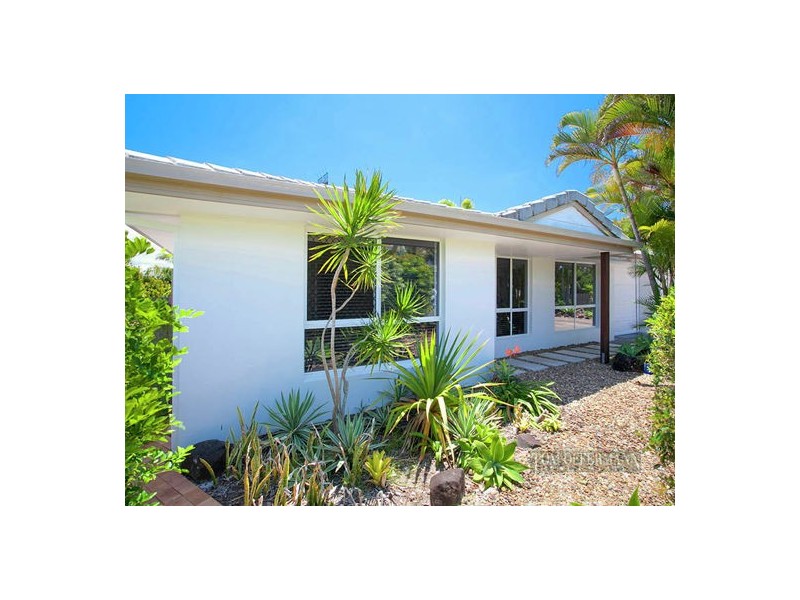 29 Wavecrest Drive, Castaways Beach QLD 4567