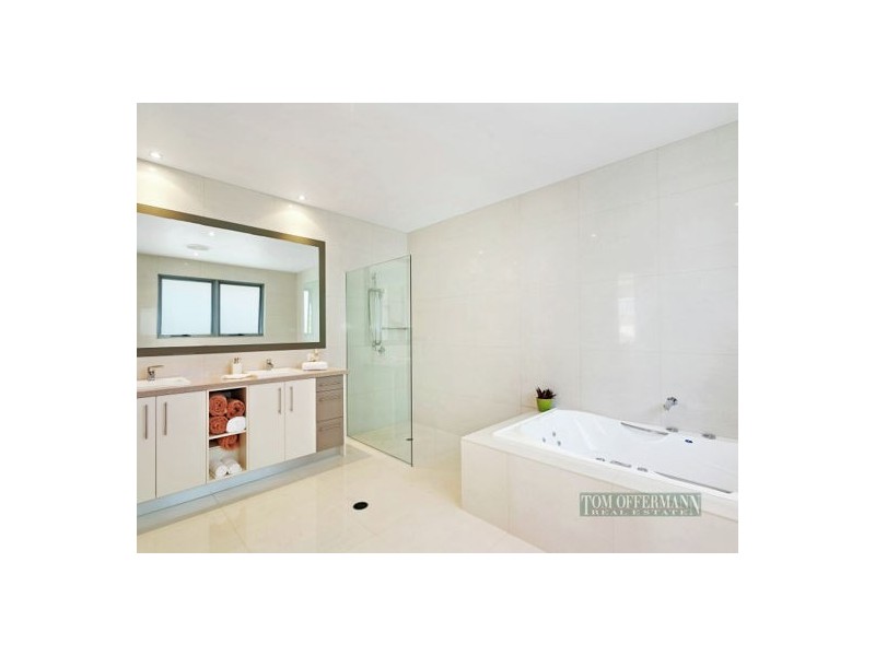 24 Seamount Quay, Noosa Waters QLD 4566