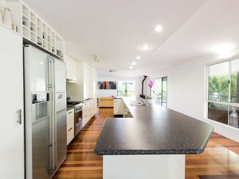 6 Driftwood Drive, Castaways Beach QLD 4567