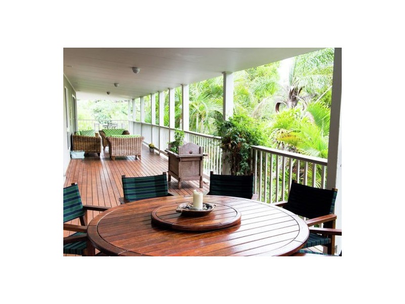 6 Driftwood Drive, Castaways Beach QLD 4567