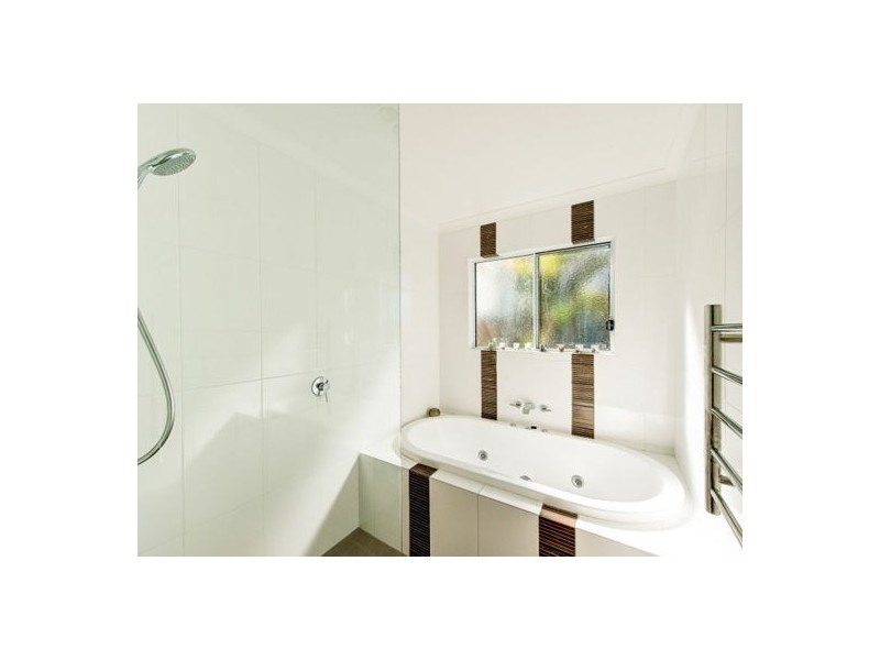 6 Driftwood Drive, Castaways Beach QLD 4567