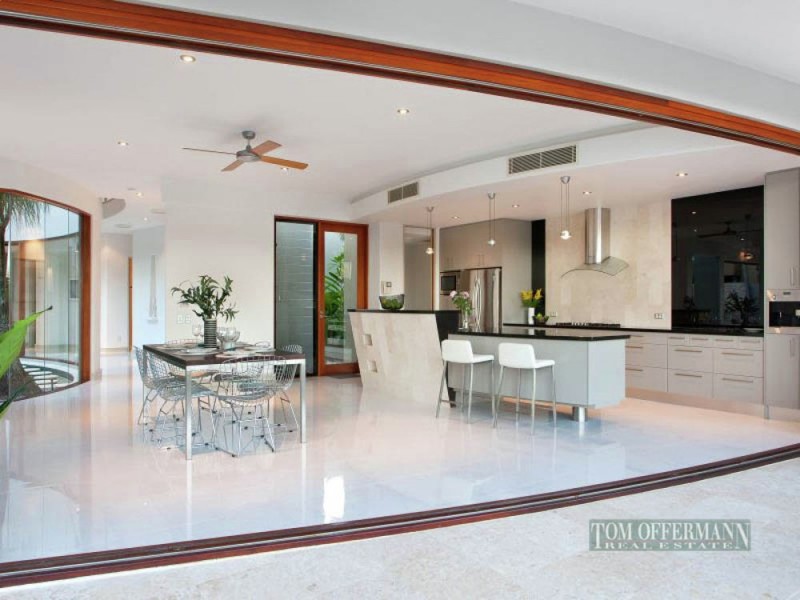 8 Seahorse Place, Noosa Waters QLD 4566