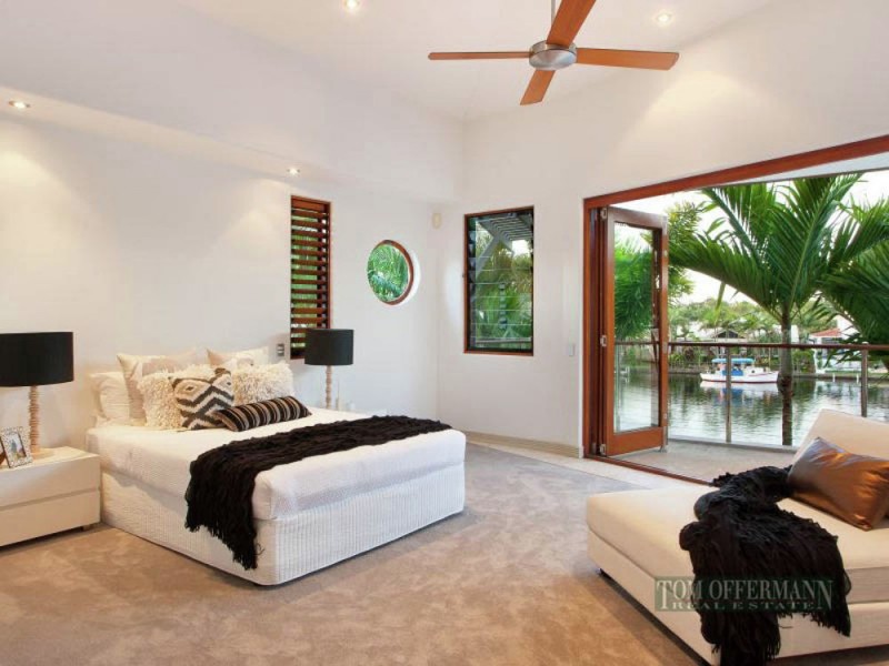 8 Seahorse Place, Noosa Waters QLD 4566