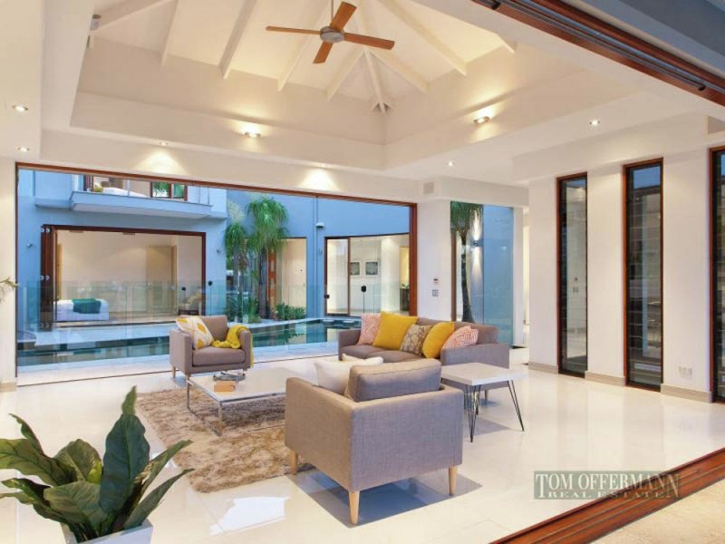 8 Seahorse Place, Noosa Waters QLD 4566