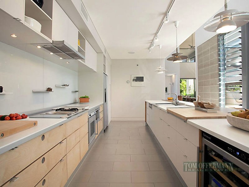 7 Lake Edge Drive, Noosa Heads QLD 4567
