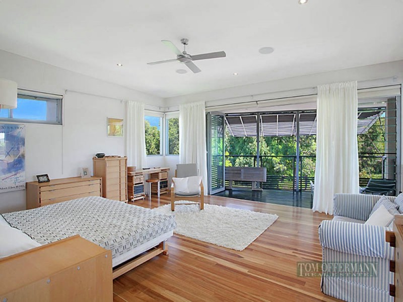 7 Lake Edge Drive, Noosa Heads QLD 4567