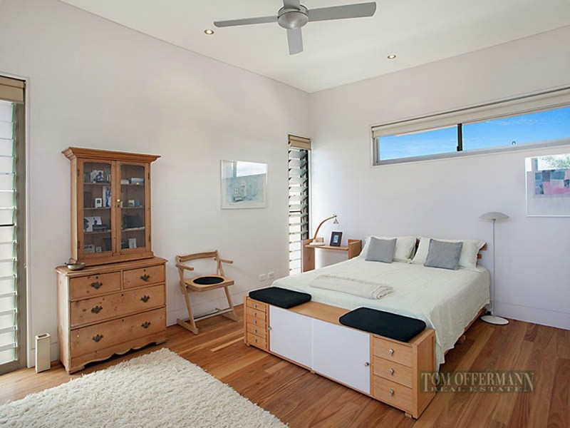 7 Lake Edge Drive, Noosa Heads QLD 4567