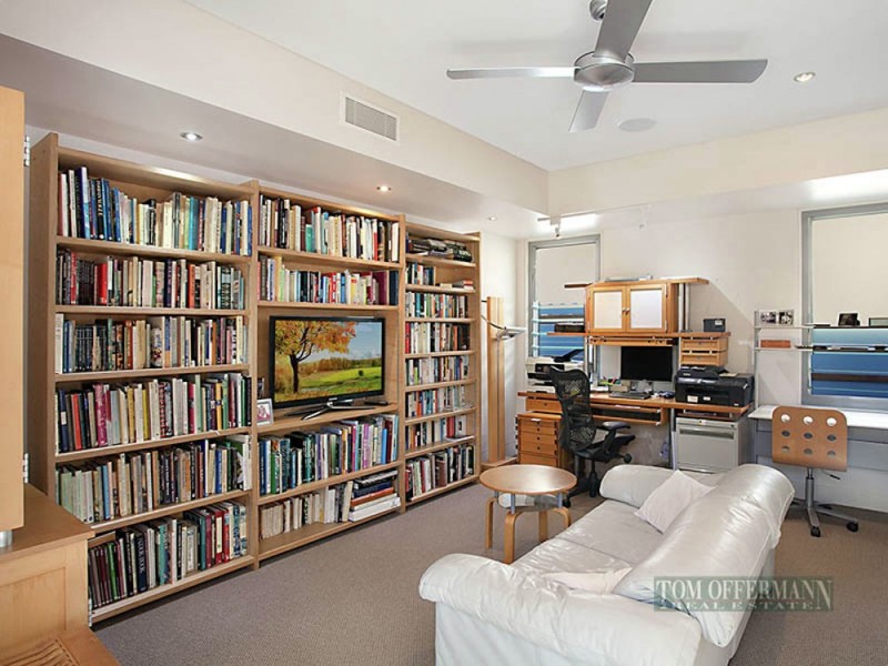 7 Lake Edge Drive, Noosa Heads QLD 4567