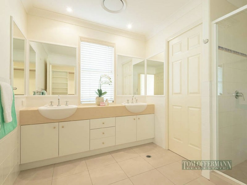 4 Admiral Ct, Noosaville QLD 4566