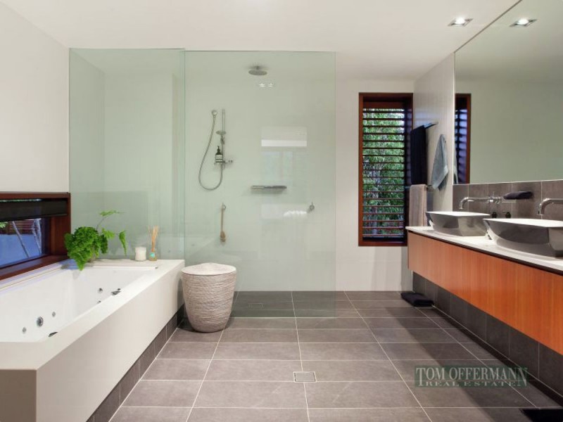 15 Wild Apple Court, Noosa Heads QLD 4567