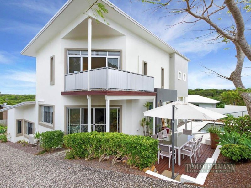 11 Seafarer Court, Castaways Beach QLD 4567