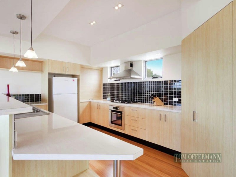 11 Seafarer Court, Castaways Beach QLD 4567