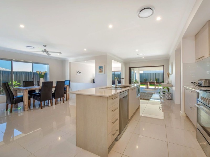 4 Blue Gum Road, Noosa Heads QLD 4567