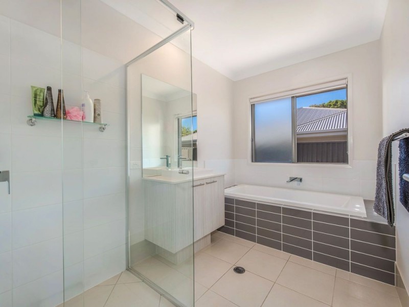 4 Blue Gum Road, Noosa Heads QLD 4567