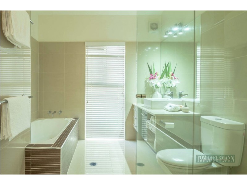 13 Dolphin Bay Drive, Sunshine Beach QLD 4567