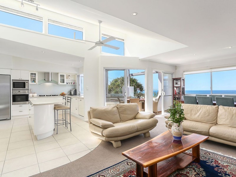 16 Corsair Crescent, Sunrise Beach QLD 4567