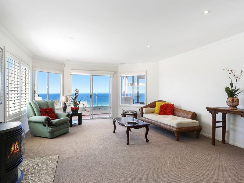 16 Corsair Crescent, Sunrise Beach QLD 4567