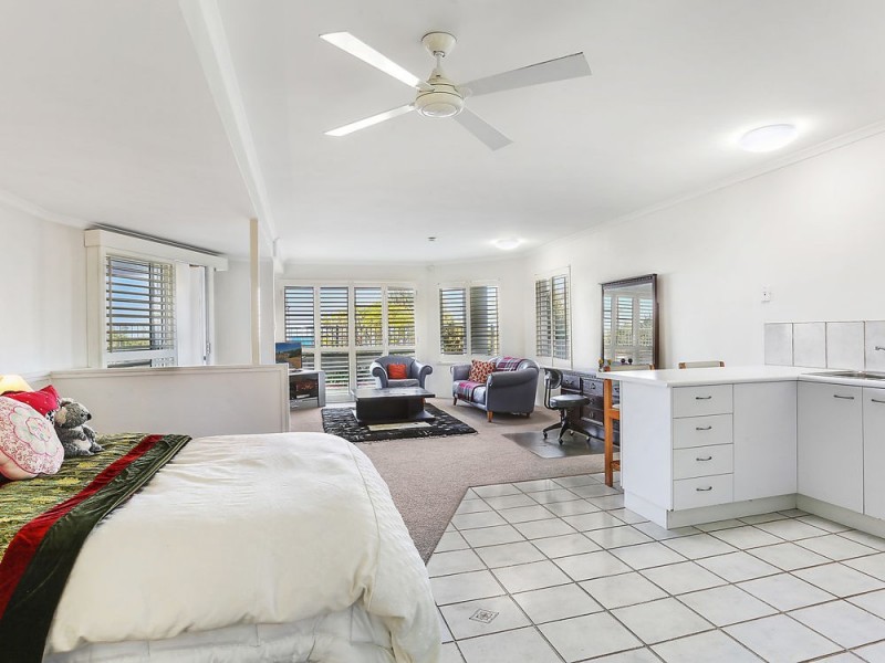 16 Corsair Crescent, Sunrise Beach QLD 4567