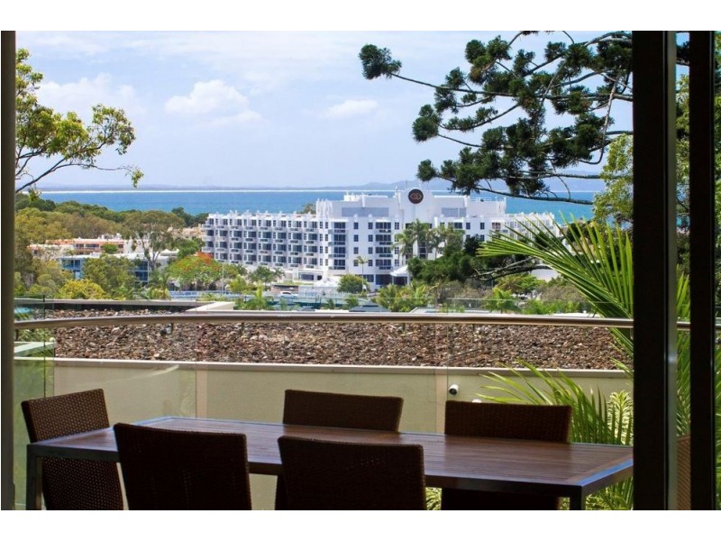 4/2 Noosa Drive, Noosa Heads QLD 4567