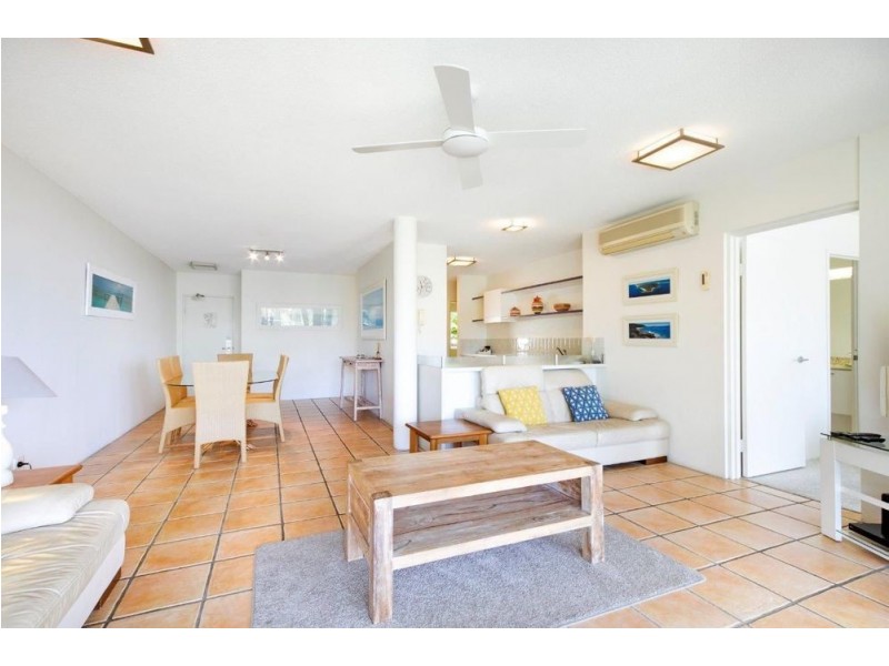 4/2 Noosa Drive, Noosa Heads QLD 4567