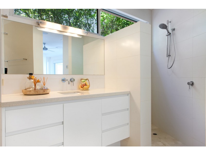 9 Kiamba Court, Sunshine Beach QLD 4567