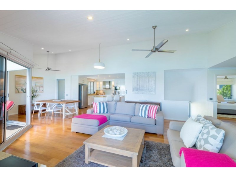 4/3 Russell St, Noosaville QLD 4566