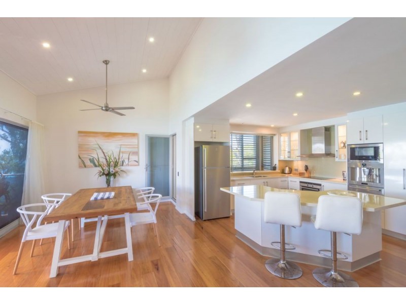 4/3 Russell St, Noosaville QLD 4566