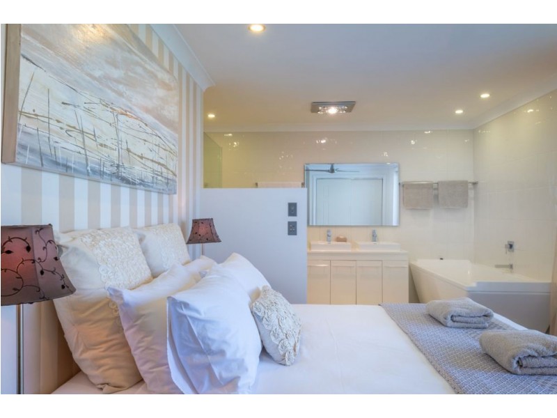 4/3 Russell St, Noosaville QLD 4566
