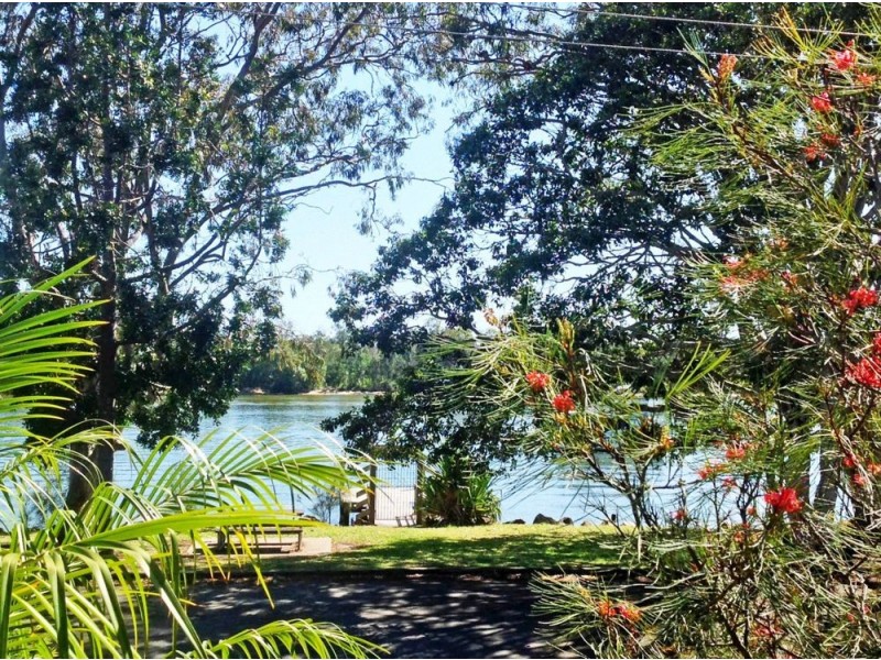 45 Hilton Esplanade, Tewantin QLD 4565