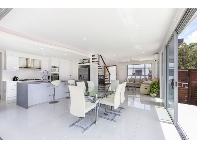 2/3 Riverstone Court, Tewantin QLD 4565