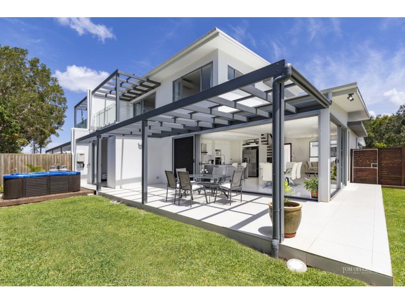 2/3 Riverstone Court, Tewantin QLD 4565