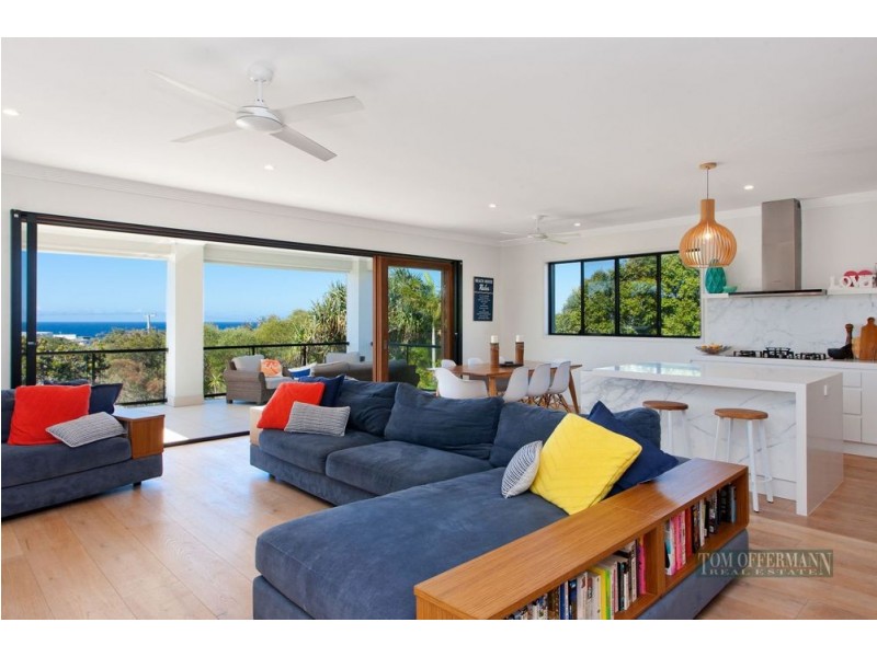 14 Captains Court, Sunrise Beach QLD 4567