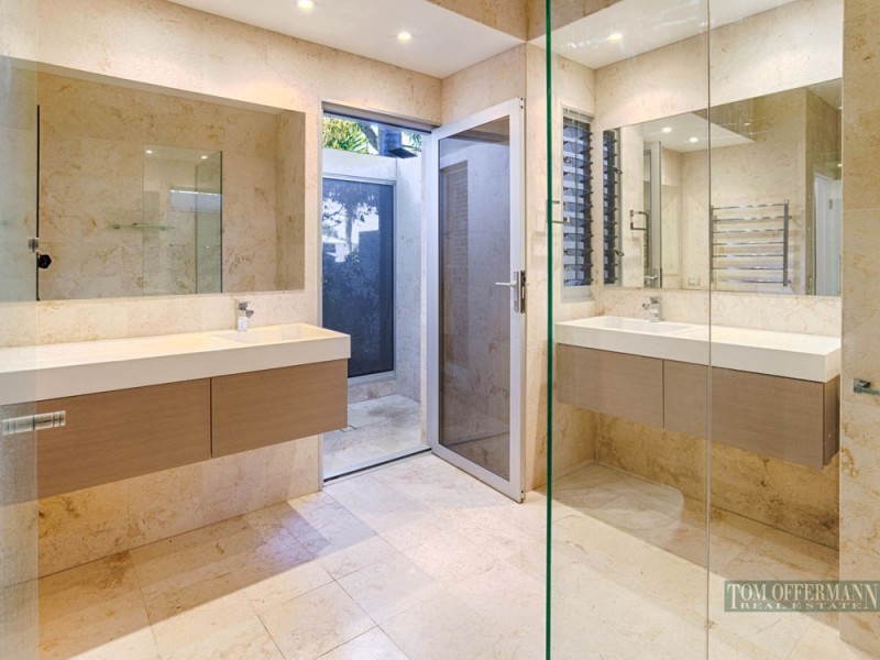 25 Shorehaven Drive, Noosa Waters QLD 4566