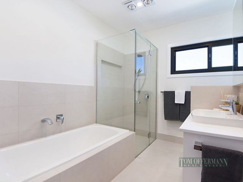 42 Wyuna Drive, Noosaville QLD 4566