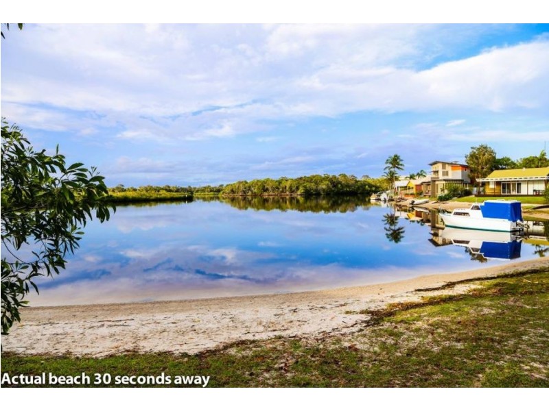 42 Wyuna Drive, Noosaville QLD 4566