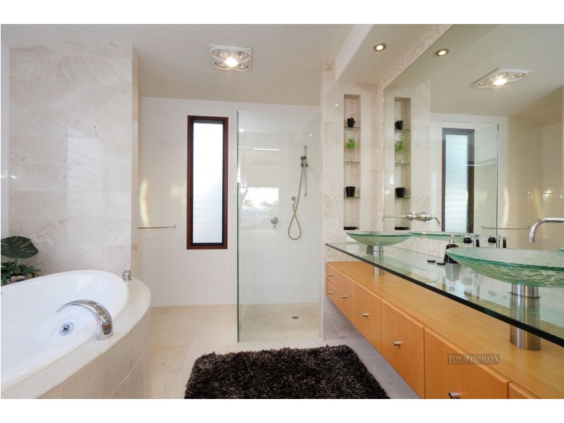33 Masthead Quay, Noosa Waters QLD 4566