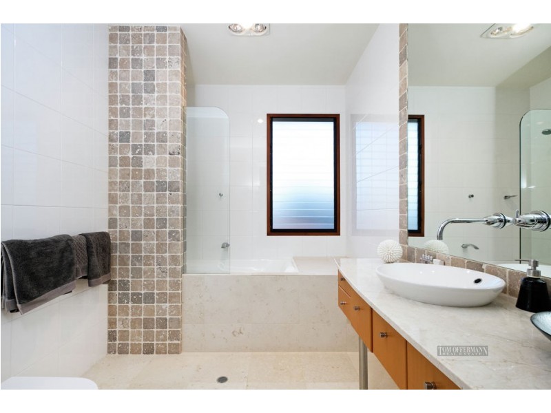33 Masthead Quay, Noosa Waters QLD 4566