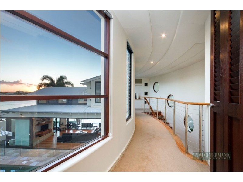 33 Masthead Quay, Noosa Waters QLD 4566
