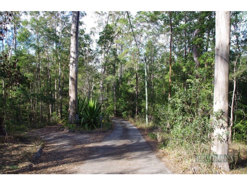 16 Little Springs Lane, Lake Macdonald QLD 4563