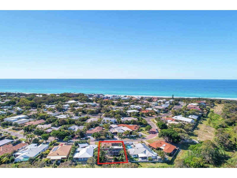 13 Moonbeam Crescent, Castaways Beach QLD 4567
