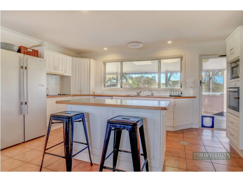 13 Moonbeam Crescent, Castaways Beach QLD 4567